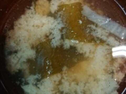白菜と乾燥ワカメのお味噌汁